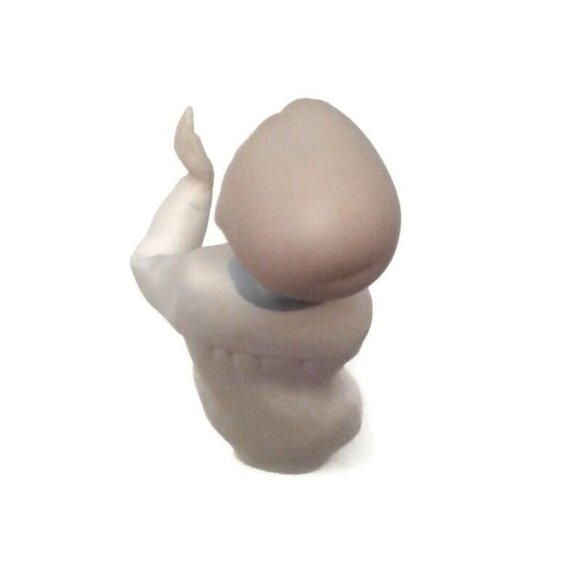 Lladro Porcelain Figurine Boy Holding Candle Elegant Matte Collectible Rare - Picture 5 of 8